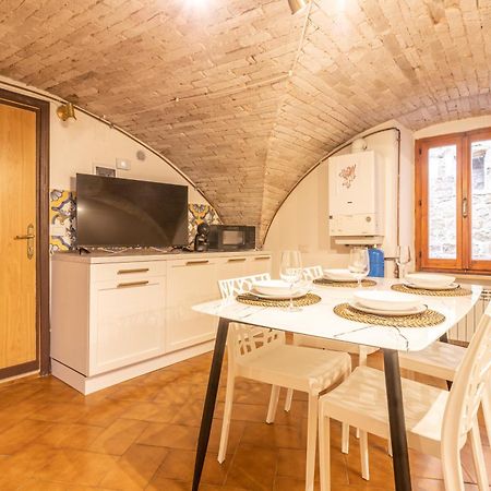 פרוג'ה Suite N4 - Loft Caratteristico Nel Centro Storico מראה חיצוני תמונה